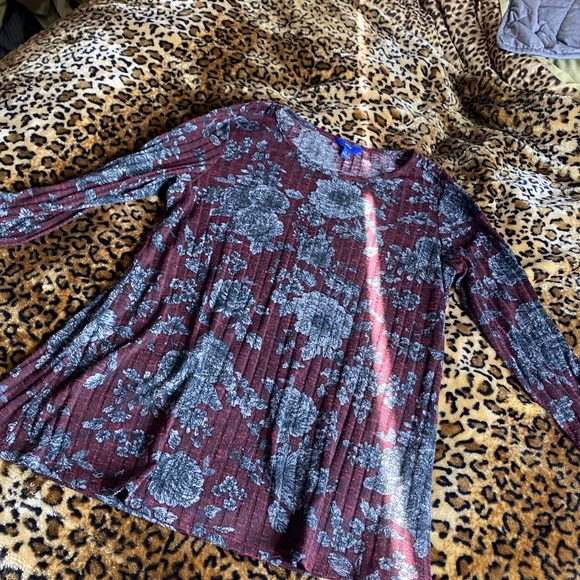 Blouses - Picture 4 of 4